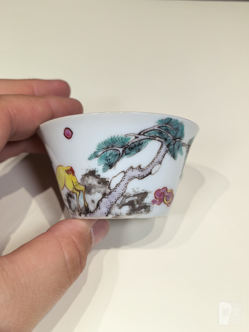 清雍正 粉彩人物马蹄杯 - 图7